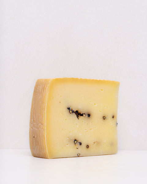 Pecorino Stagionato Pepato