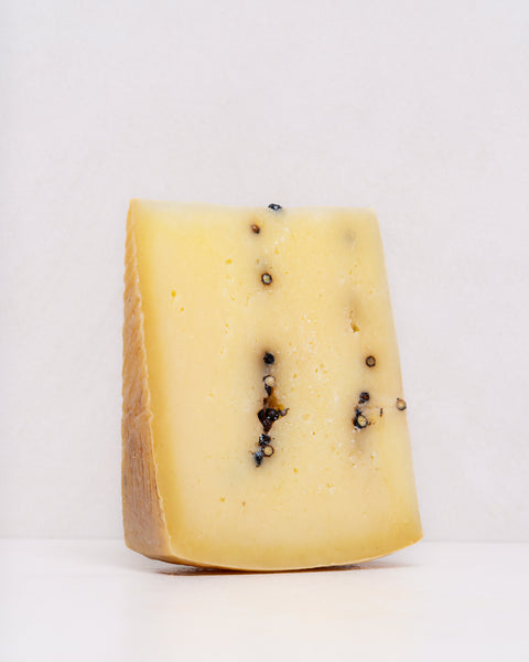 Pecorino Stagionato Pepato